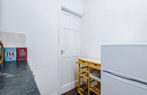 Bradford House | 65 Inch TV & Luxurious 2 Bedroom Suite for Your Ultimate Getaway Open