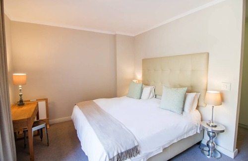 Camps Bay Apartment | 65 m² Apartment ∙ 1 bedroom ∙ 2 guests
