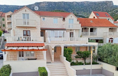 Bol Apartment | 65 m² Apartment ∙ 2 bedrooms ∙ 4 guests