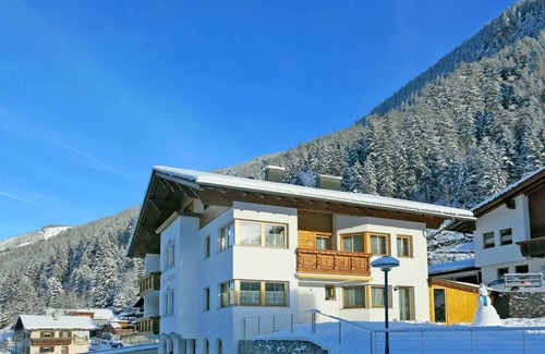 See Apartment | 65 m² Apartment ∙ 4 bedrooms ∙ 8 guests