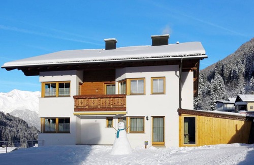 See Apartment | 65 m² Apartment ∙ 4 bedrooms ∙ 8 guests