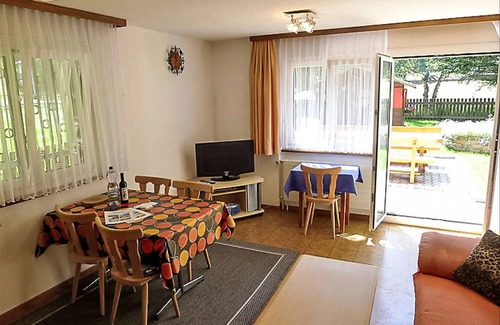Saas Grund Ski Chalet | 65 m² Chalet ∙ 2 bedrooms ∙ 4 guests