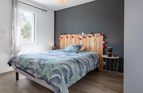 Saint-Germain-sur-Ay House | 68 m² House ∙ 2 bedrooms ∙ 4 guests