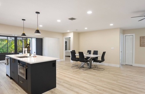 Lake Worth House | 6880 Managed By Brampton Park