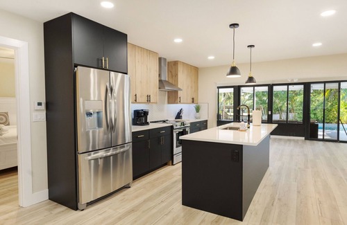 Lake Worth House | 6880 Managed By Brampton Park