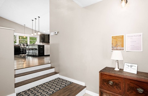 Hermantown House | 6bd 3ba large gathering home, close to YMCA and 5 miles to Downtown Duluth