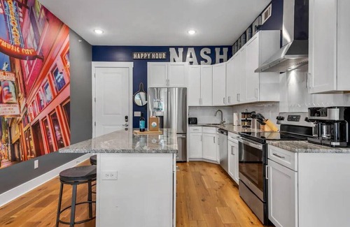 Inglewood Condo | 6bed/3bath ~14mins to Broadway/5mins to the Opry ~ Onsite gym/balcony