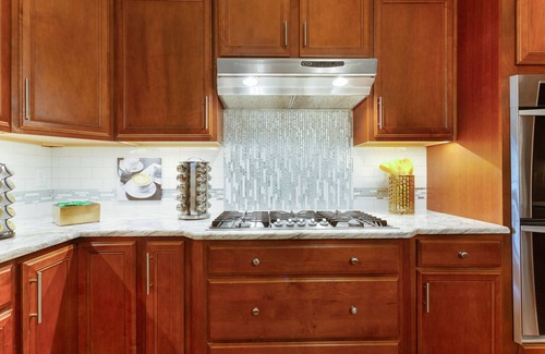 Chesterfield House | 6BR 4Bath Haven with Gorgeous Yard