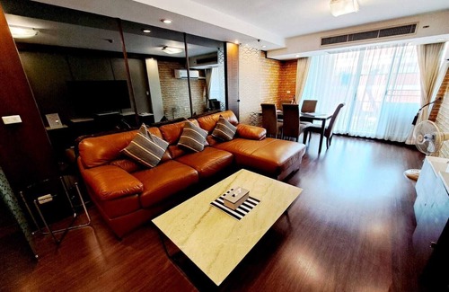 Khlong Toei Nuea Apartment | 6C - 2 Bedroom Downtown Apartment with shared Pool