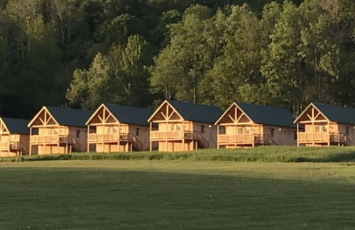 Oneida Cabin | #6Cabins cottages,fishing,creeks, ponds,nature trails,anniversaries celebrations