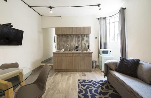 Anahuac House | 6Px Spacious apartment with trendy Rooftop!