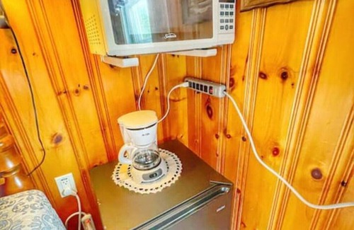 Trenton Apartment | 7 Acadia Cottage. Double Beds Open Hearth Inn