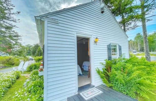 Trenton Apartment | 7 Acadia Cottage. Double Beds Open Hearth Inn