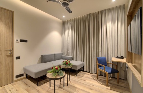 Tonk Road Hotel | 7 Apple Hotel Pratap Nagar - Jaipur