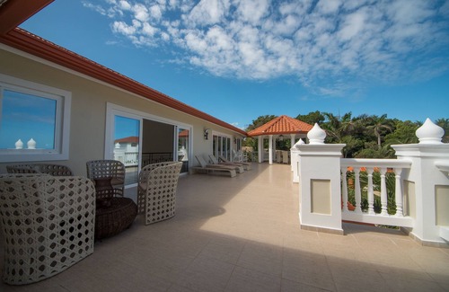 Playa Chiquita Villa | 7-bedroom Oceanfront Villa with Pool, Amazing Sea Views, Guest-Friendly