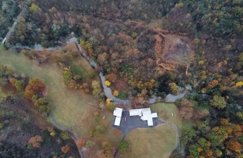 Guntersville Ski Chalet | 7. gorgeous creekfront lodge