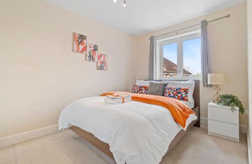 Havering House | 7 Guests - Hot Tub - 3 Bed House