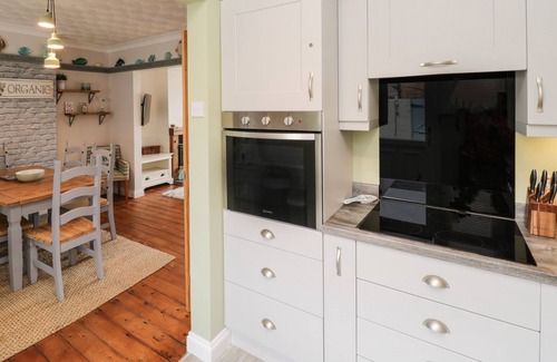 Hartlepool Cottage | 7 MARINE DRIVE, pet friendly, character holiday cottage in Hartlepool