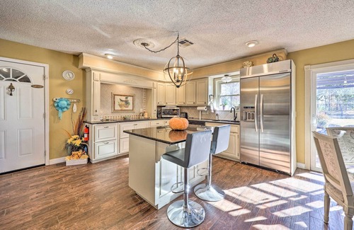 Rogers Villa | 7 Mi to Lake: Expansive Rogers Villa w/Pond!