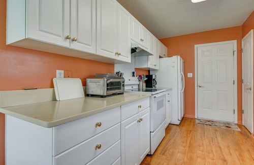 Little River House | 7 Mi to Myrtle Beach: Family-Friendly Home w/Yard