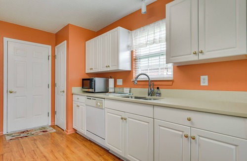 Little River House | 7 Mi to Myrtle Beach: Family-Friendly Home w/Yard