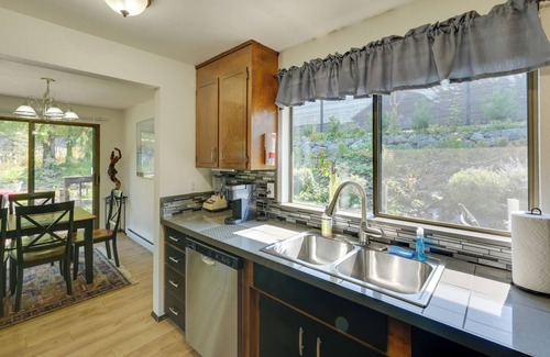 Port Angeles Apartment | 7 Mi to Olympic National Park: Port Angeles Apt!