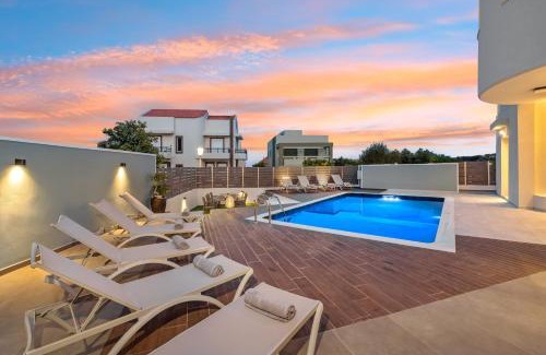 Petaloudes Villa | 7 min from Center - 6BR Villa with Airport Shuttle