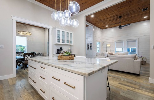 Waco House | 7 Minute Drive to Baylor! Walk to the Zoo! This1903 home, brought back to life!