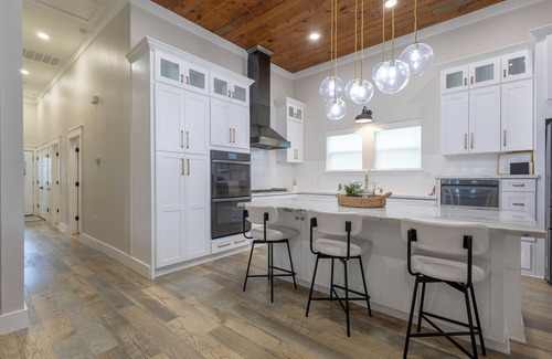 Waco House | 7 Minute Drive to Baylor! Walk to the Zoo! This1903 home, brought back to life!