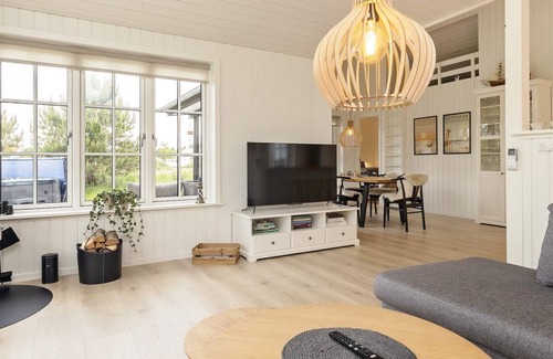 Bratten Strand House | 7 person holiday home in Jerup