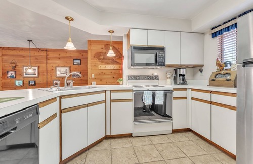 Seven Springs Condo | 7 Springs Ski & Mountain Adventure Condo by RedAwning