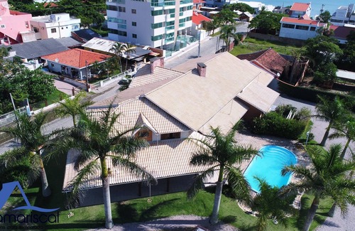 Canto Grande House | 7-suite mansion for 30 people with heated pool 50m from the sea - Vivamariscal