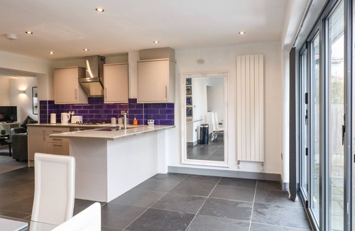 West Hallam Cottage | 7 THE VILLAGE, character holiday cottage in Stanley, Derbyshire
