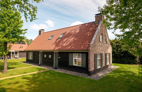 Kaatsheuvel House | 70 m² Bungalow ∙ 2 bedrooms ∙ 4 guests