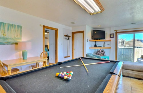 South Nags Head House | 7030 Explorers Beacon Oceanfront Pool & Hot Tub