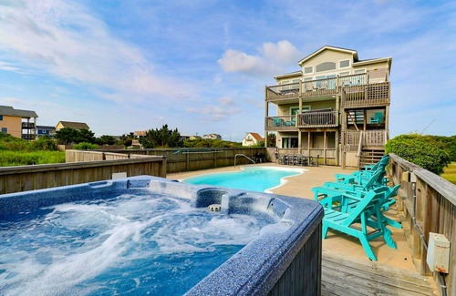 South Nags Head House | 7030 Explorers Beacon Oceanfront Pool & Hot Tub
