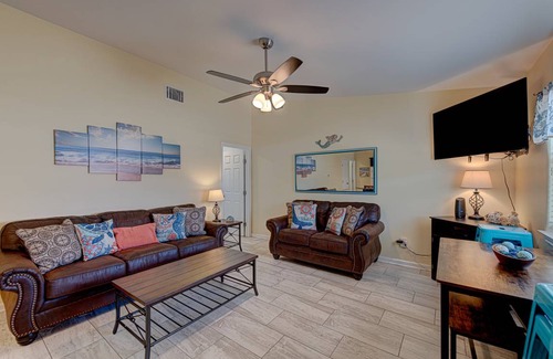 Port Aransas Condo | 74 m² Condo ∙ 2 bedrooms ∙ 6 guests