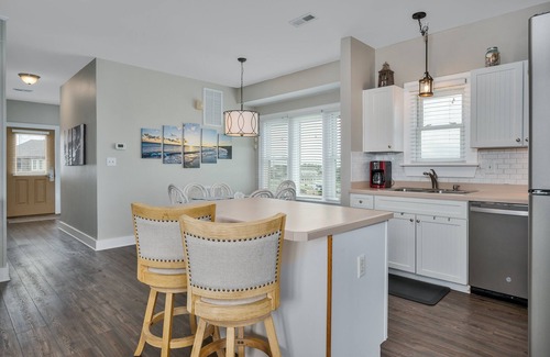 Avon House | 7660- Robyn's Nest, | Oceanfront | Islander Condos | Avon | Sleeps 4