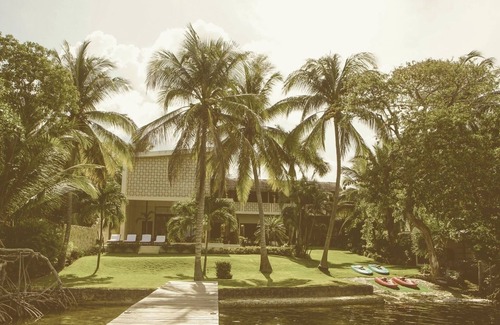 Calderitas Villa | 7BR Beautiful Waterfront Villa - Perfect Getaway