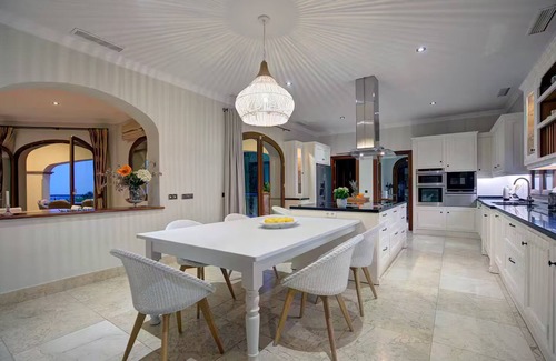 San Roque Villa | 8 bedroom luxury villa + sea, golf course and mountain views