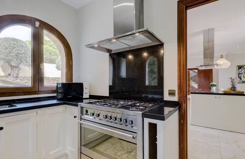 San Roque Villa | 8 bedroom luxury villa + sea, golf course and mountain views