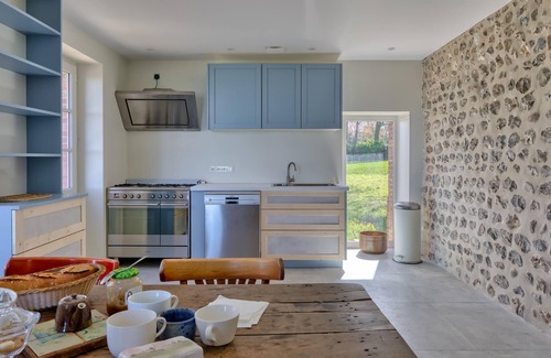Vattetot-sur-Mer House | 8 bedroom nice home in Vattetot-sur-Mer
