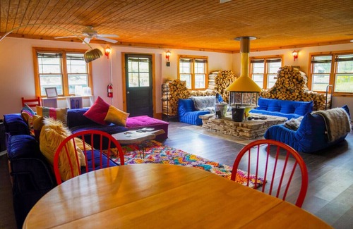 Plymouth House | 8 Bedroom Roadhouse btw. Killington & Okemo