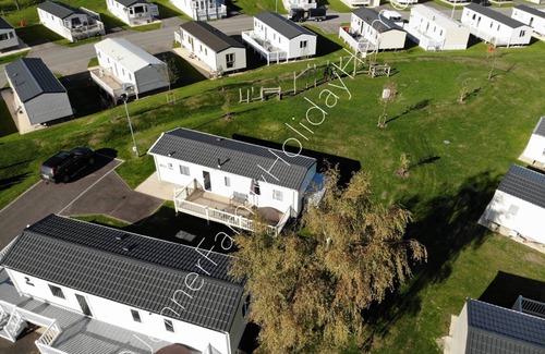 Tattershall House | 8 Berth Caravan with private hot tub