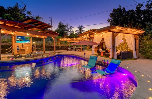 El Cajon House | 8 BR Rockstar Villa! Swim Up Bar + XL Pool/Jacuzzi/Slide, Waterfall +Views!