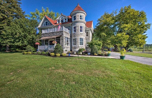Annville House | 8 Mi to Hersheypark Luxe Manor in Annville