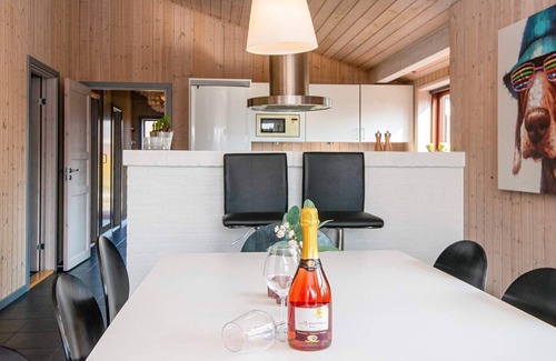 Pøt Strandby House | 8 person holiday home in Juelsminde
