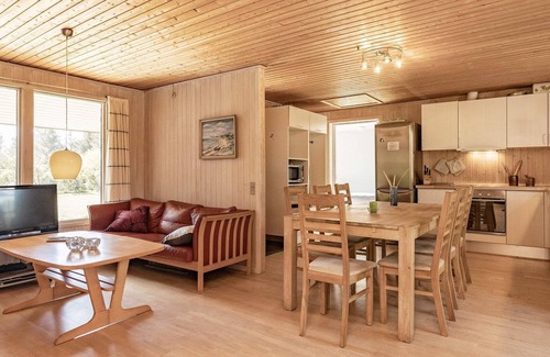 Grønhøj House | 8 person holiday home in Løkken