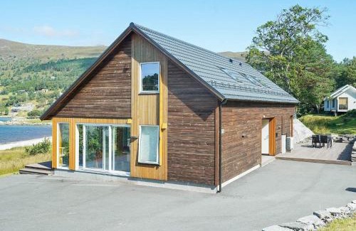 Stadlandet House | 8 person holiday home in Åram