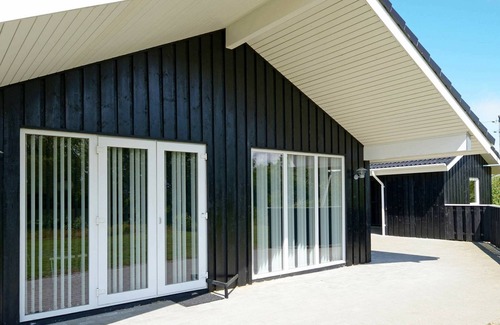 Skaven Strand House | 8 person holiday home in Tarm